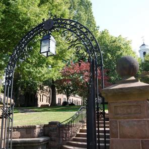 rutgers_gate